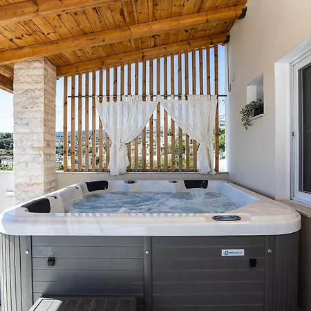 וילה Luxurious - Private Pool, Jacuzzi, Sauna, & Gym - 13km To Rethymno Center Kirianna